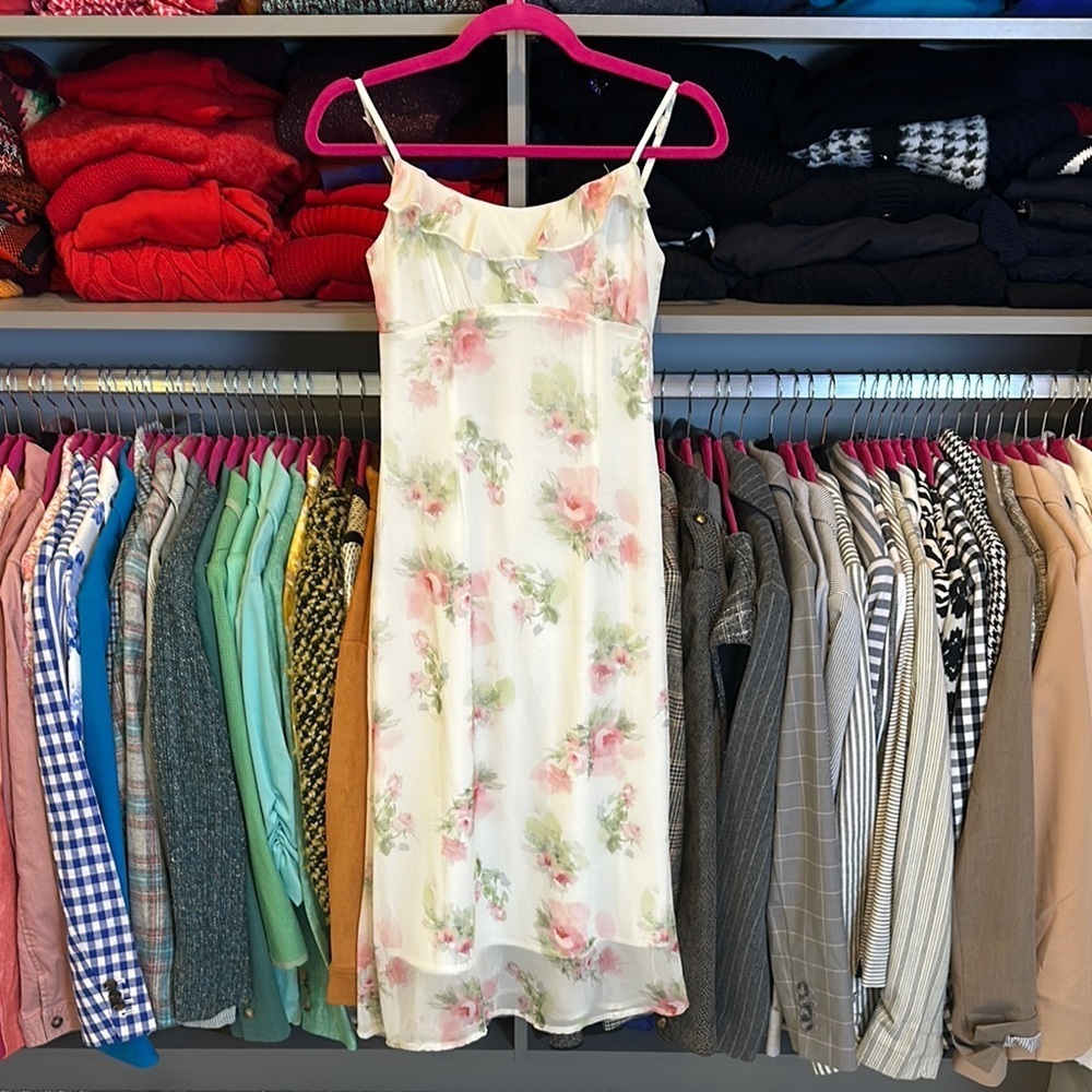 Unbranded ivory/pink/green floral adjustable strap lined smocked midi dress XS